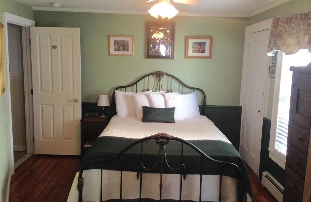 The Stirling House Waterfront Inn Greenport-1